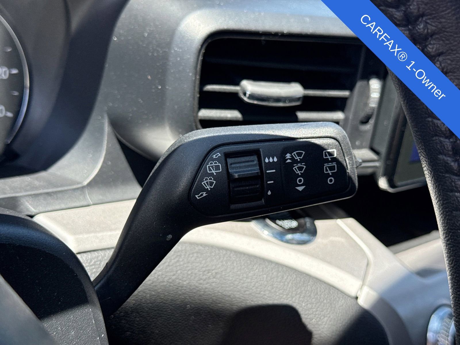 Used 2024 Ford Explorer XLT AWD/4WD image 29