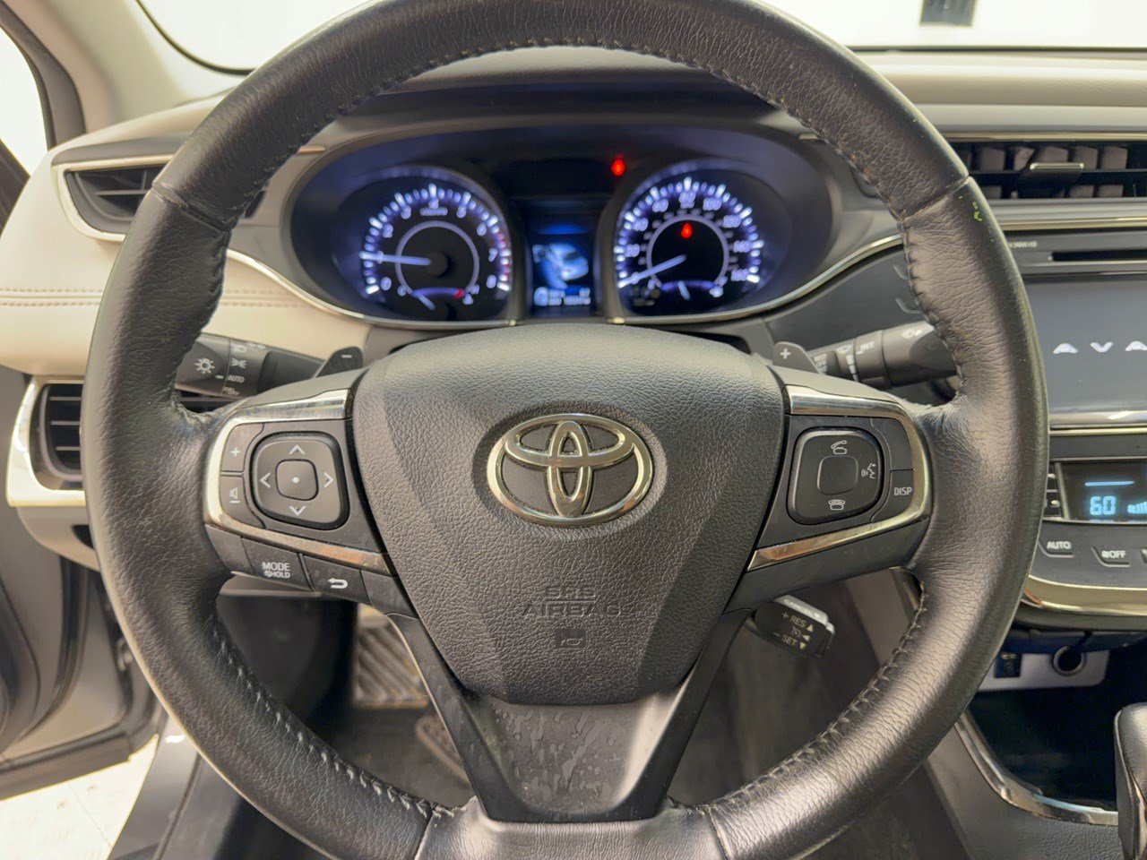 Used 2016 Toyota Avalon XLE FWD image 10