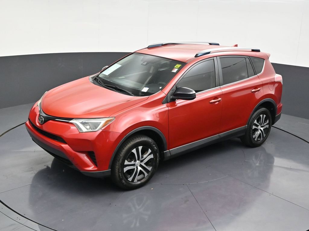 Used 2017 Toyota RAV4 LE image 18