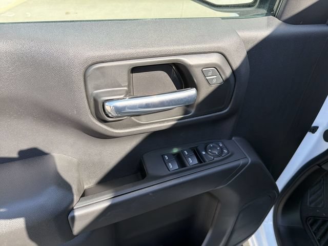 Used 2025 Chevrolet Silverado 1500 Custom w/ Turbomax Blackout Package AWD/4WD image 15