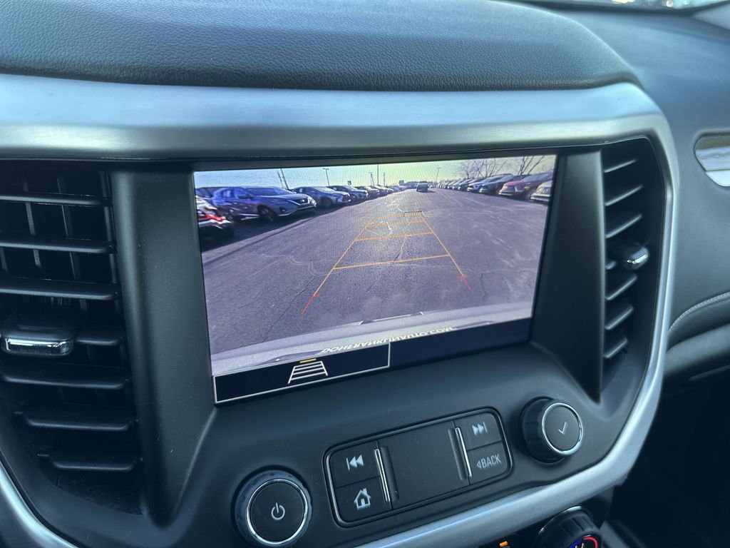 Used 2023 GMC Acadia SLE w/ Driver Convenience Package FWD image 17
