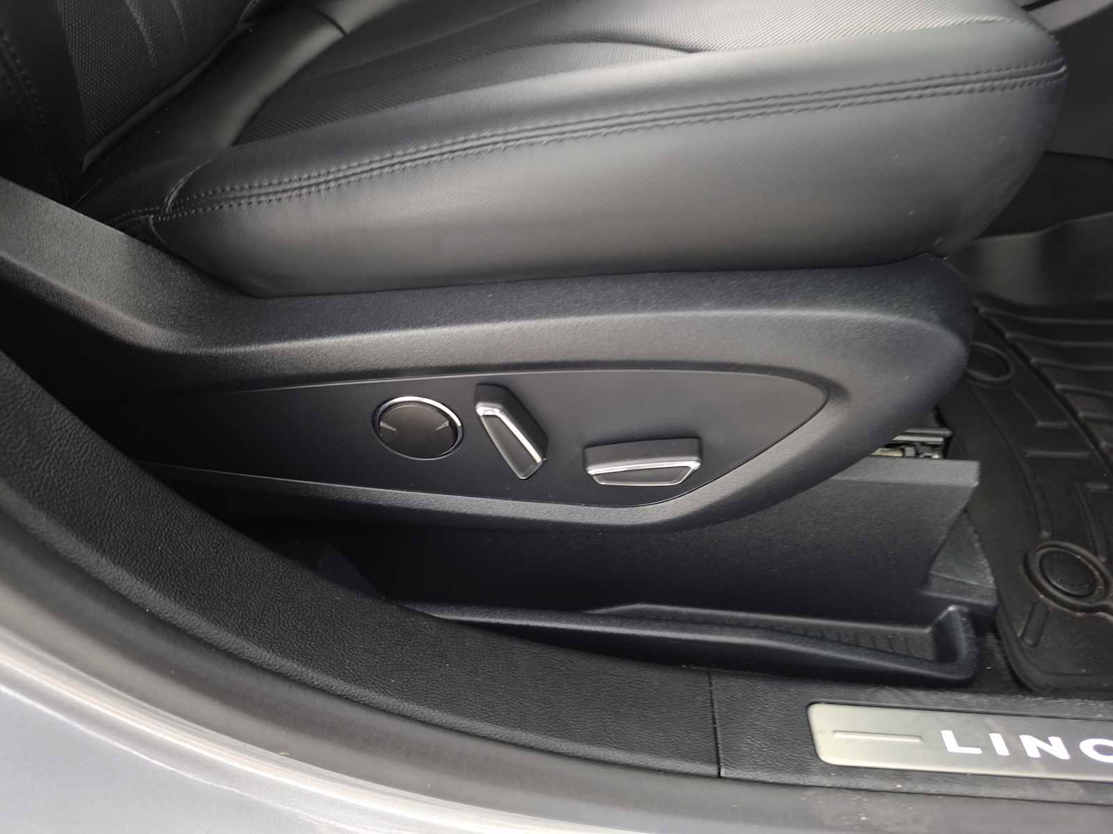 Used 2022 Lincoln Nautilus Reserve image 61