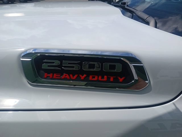Used 2022 RAM 2500 Tradesman w/ Chrome Appearance Group AWD/4WD image 12