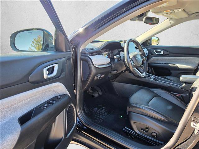 Used 2022 Jeep Compass Latitude AWD/4WD image 22
