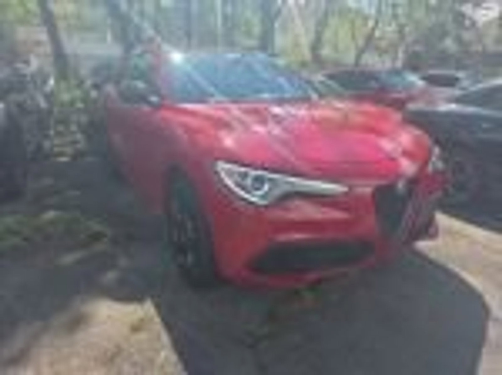 Used 2023 Alfa Romeo Stelvio Estrema image 5