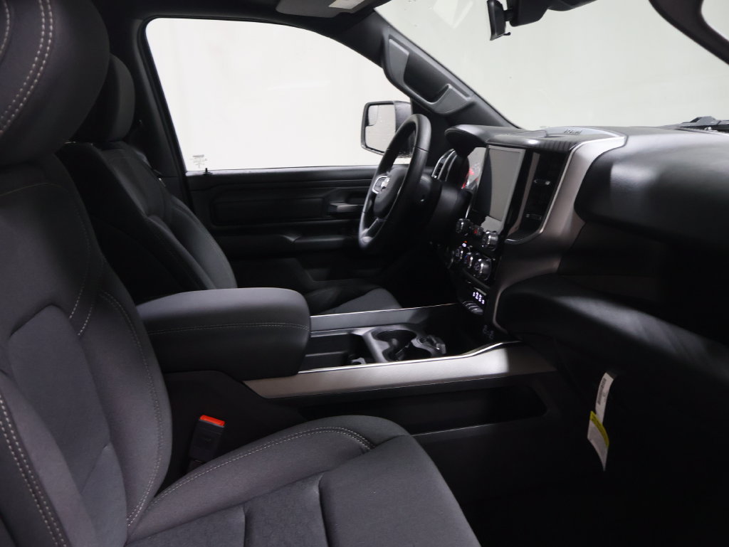 New 2026 RAM 1500 Express AWD/4WD image 14