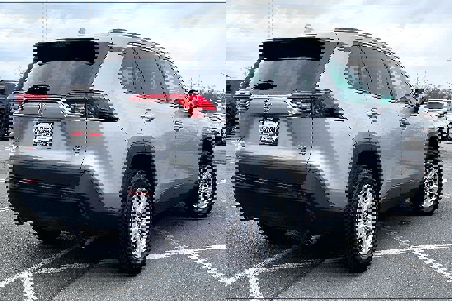 Used 2020 Toyota RAV4 XLE w/ Convenience Package image 12