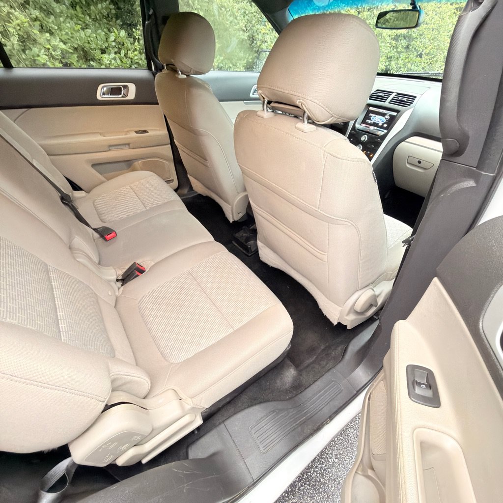 Used 2014 Ford Explorer XLT w/ Equipment Group 201A FWD image 18