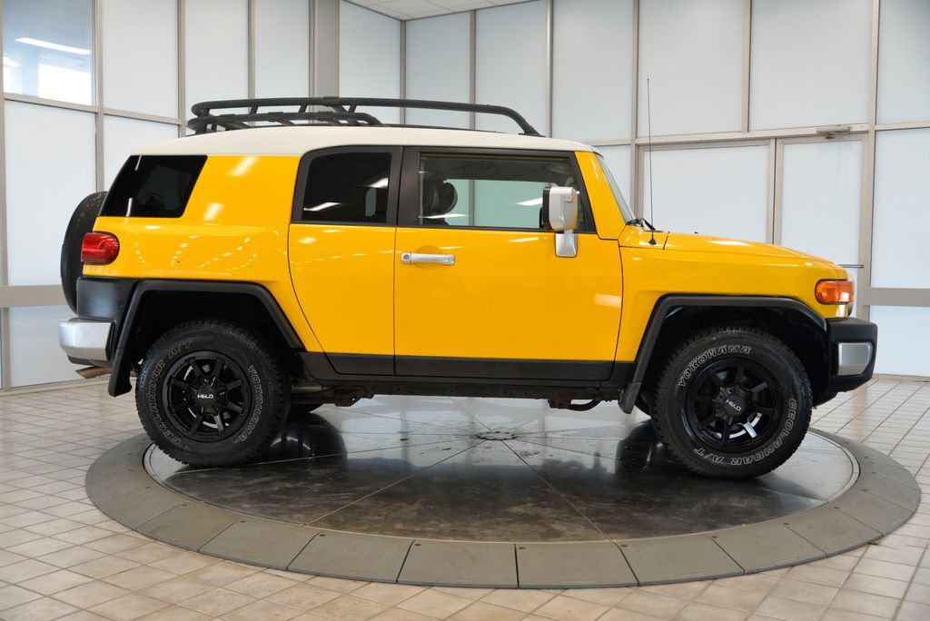 Used 2007 Toyota FJ Cruiser 4WD w/ Upgrade Pkg 2 image 9