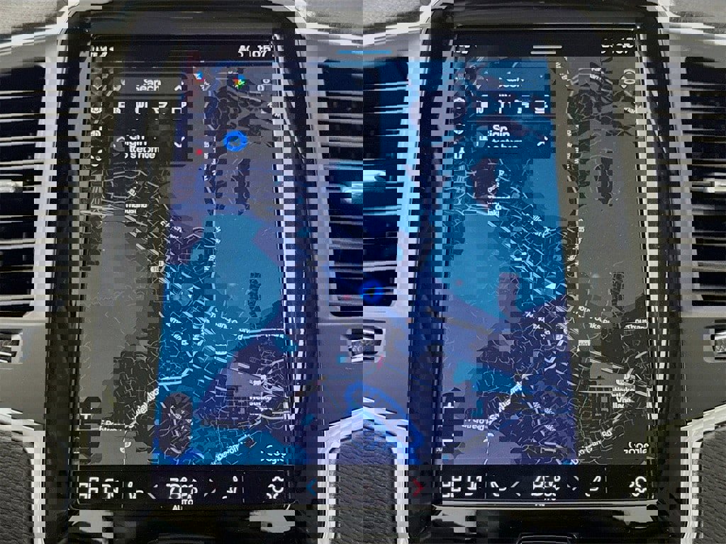 Certified 2025 Volvo XC90 B5 Core image 13