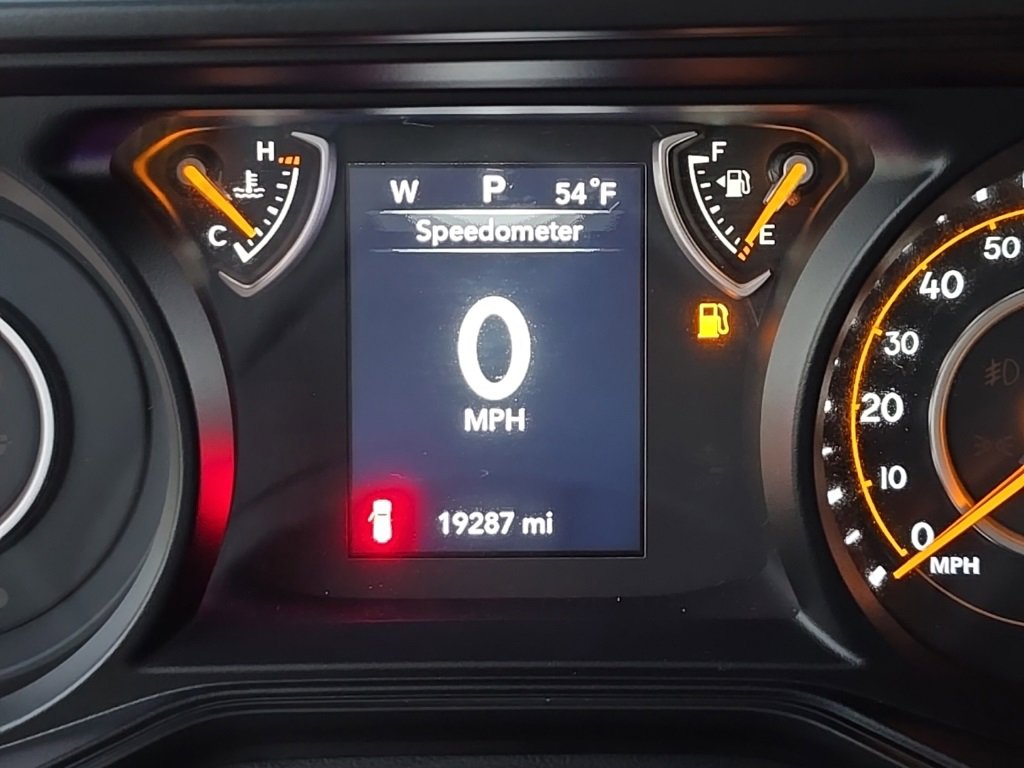 Used 2024 Jeep Wrangler Willys image 12