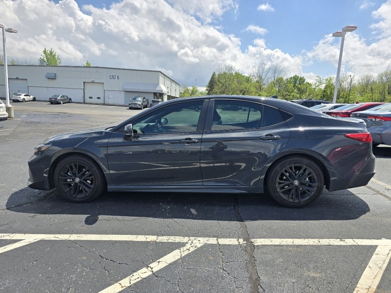 Used 2026 Toyota Camry SE w/ Convenience Package FWD image 4