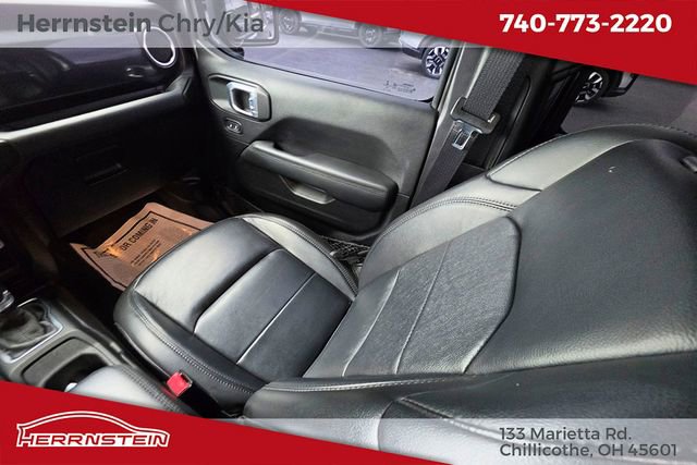 Used 2022 Jeep Wrangler Unlimited Sahara AWD/4WD image 11