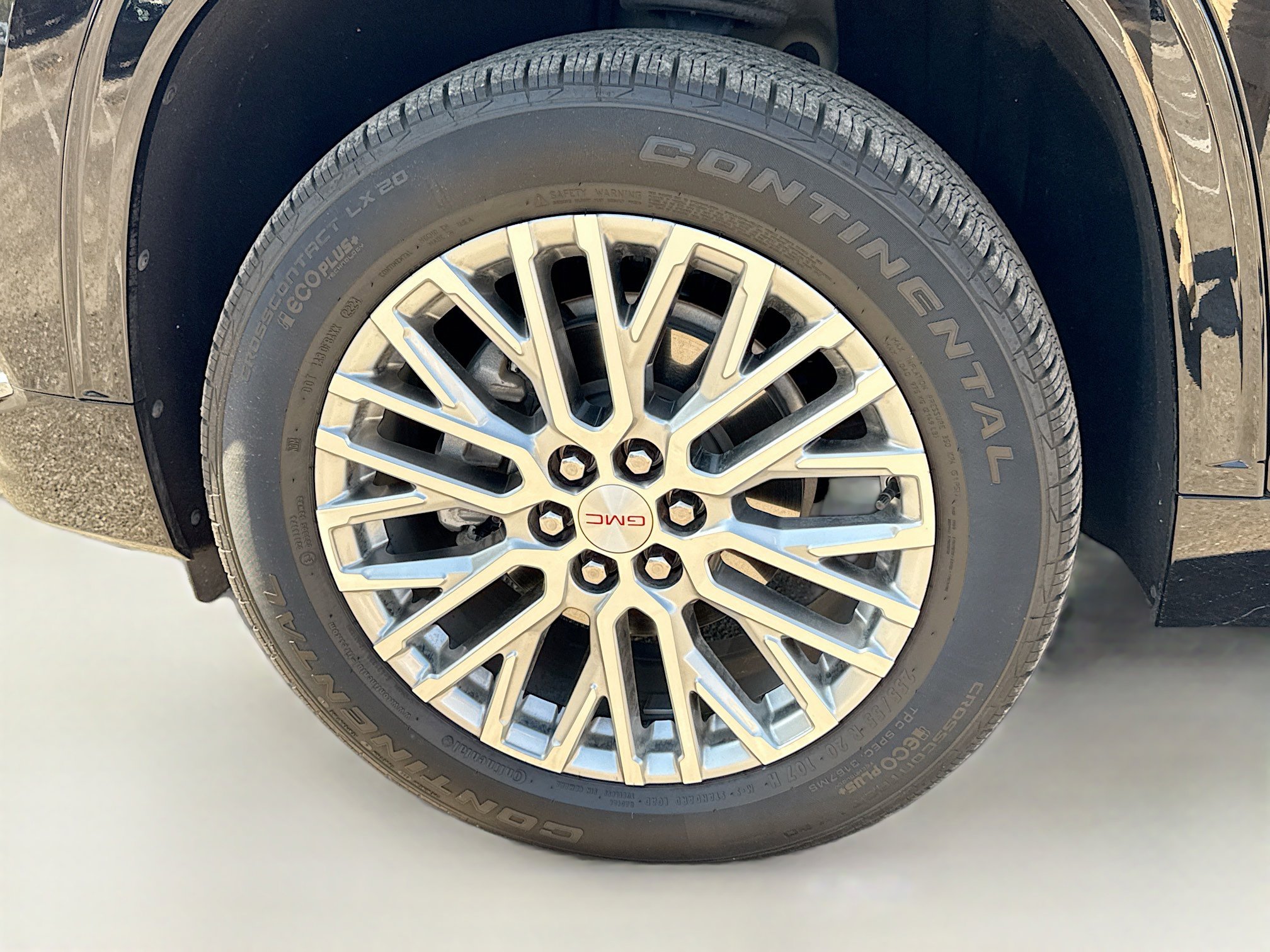 Used 2024 GMC Acadia Denali w/ LPO, Cargo Package image 44