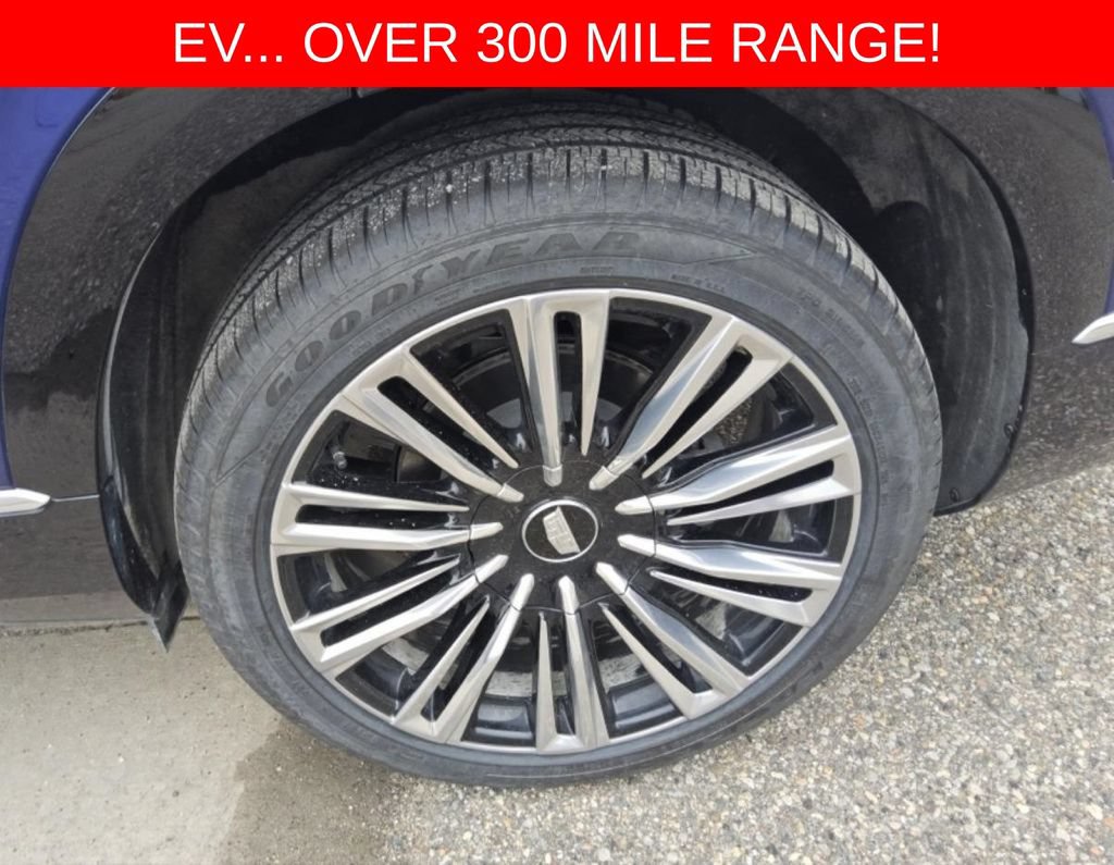 Used 2026 Cadillac Vistiq Premium Luxury AWD/4WD image 11