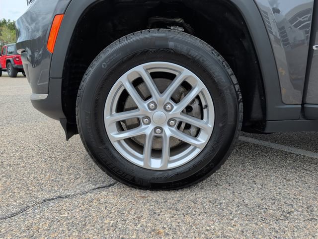 Used 2024 Jeep Grand Cherokee L Laredo w/ Trailer Tow Package AWD/4WD image 35