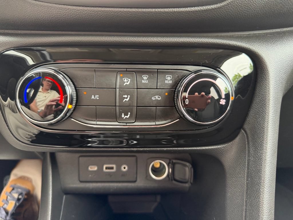 Certified 2023 Buick Encore GX Preferred FWD image 21