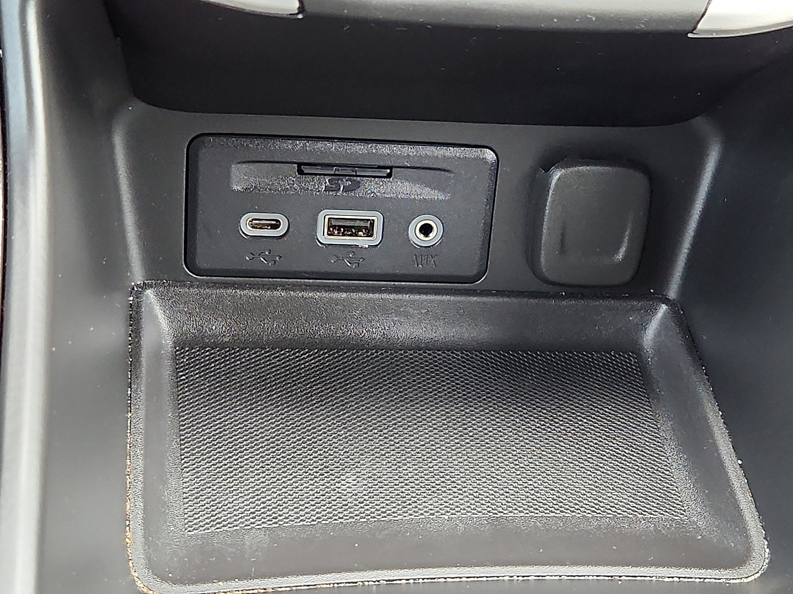 Used 2024 GMC Terrain SLT w/ Infotainment Package II image 27