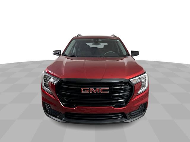 Used 2023 GMC Terrain SLE w/ Driver Convenience Package image 3