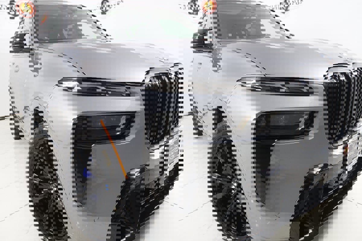 Used 2023 BMW X7 M60i w/ Executive Package image 24