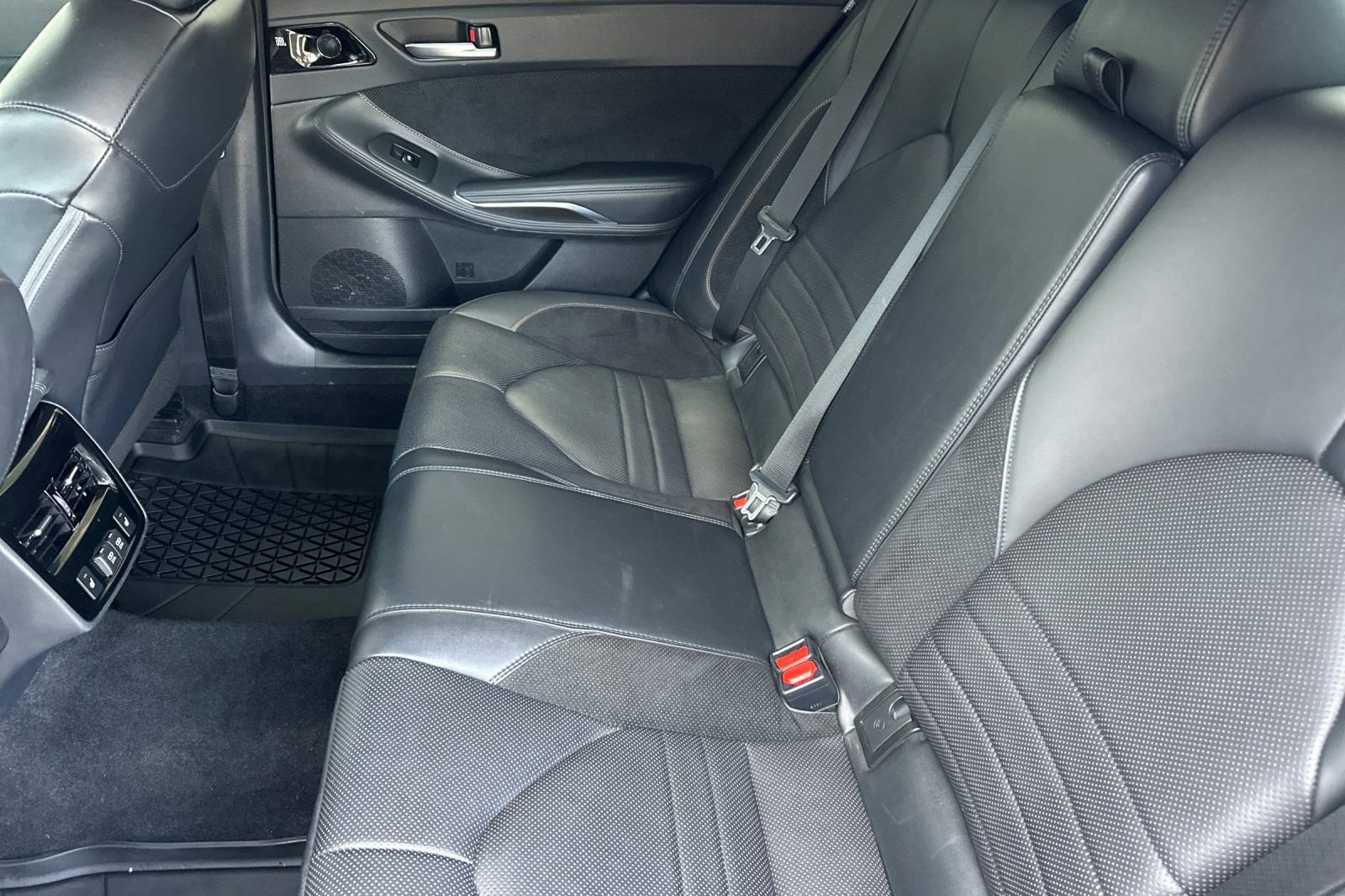 Used 2019 Toyota Avalon Touring w/ Advanced Safety Package image 11