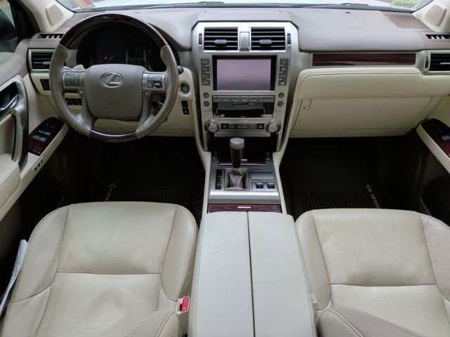 Used 2019 Lexus GX 460 Premium w/ Premium Package AWD/4WD image 32