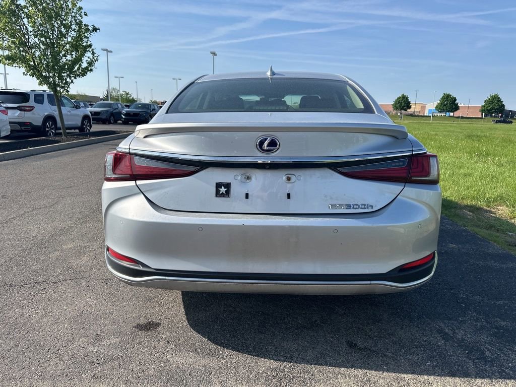 Used 2019 Lexus ES 300h w/ Premium Package FWD image 11
