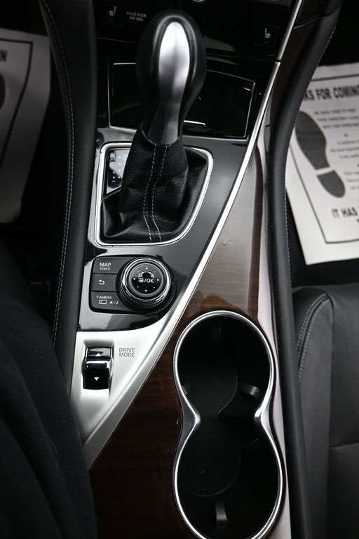 Used 2016 INFINITI Q50 Hybrid AWD image 17