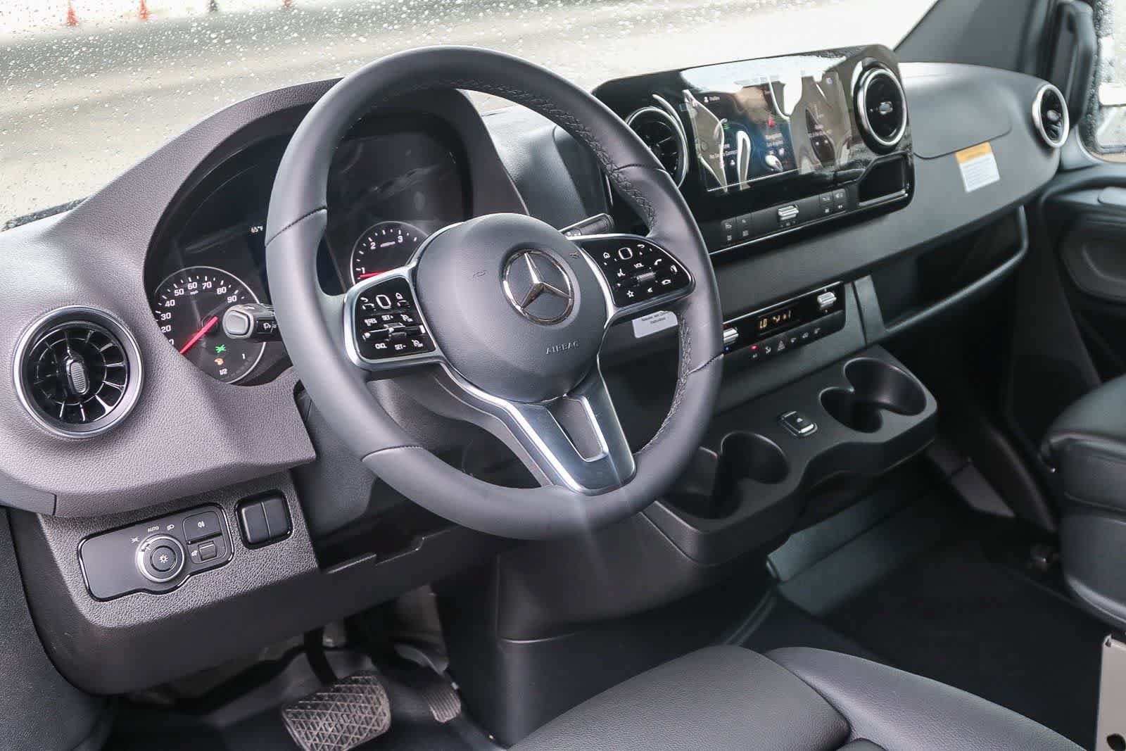 Used 2024 Mercedes-Benz Sprinter 2500 image 12