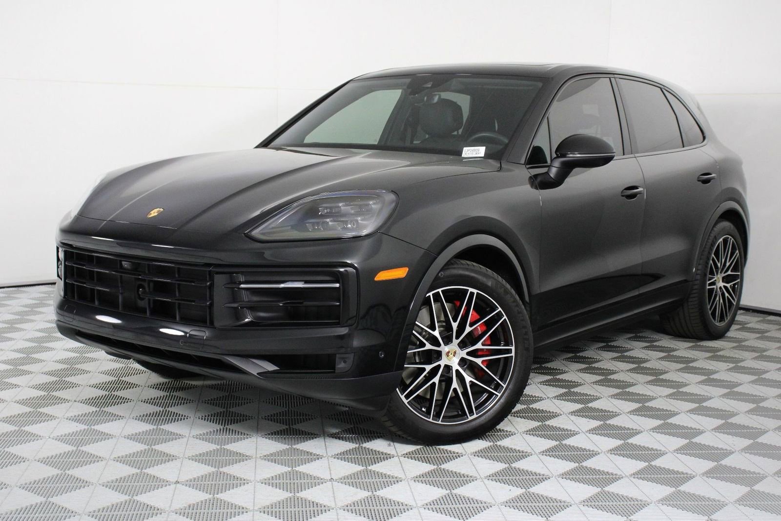 Certified 2025 Porsche Cayenne S AWD/4WD image 1