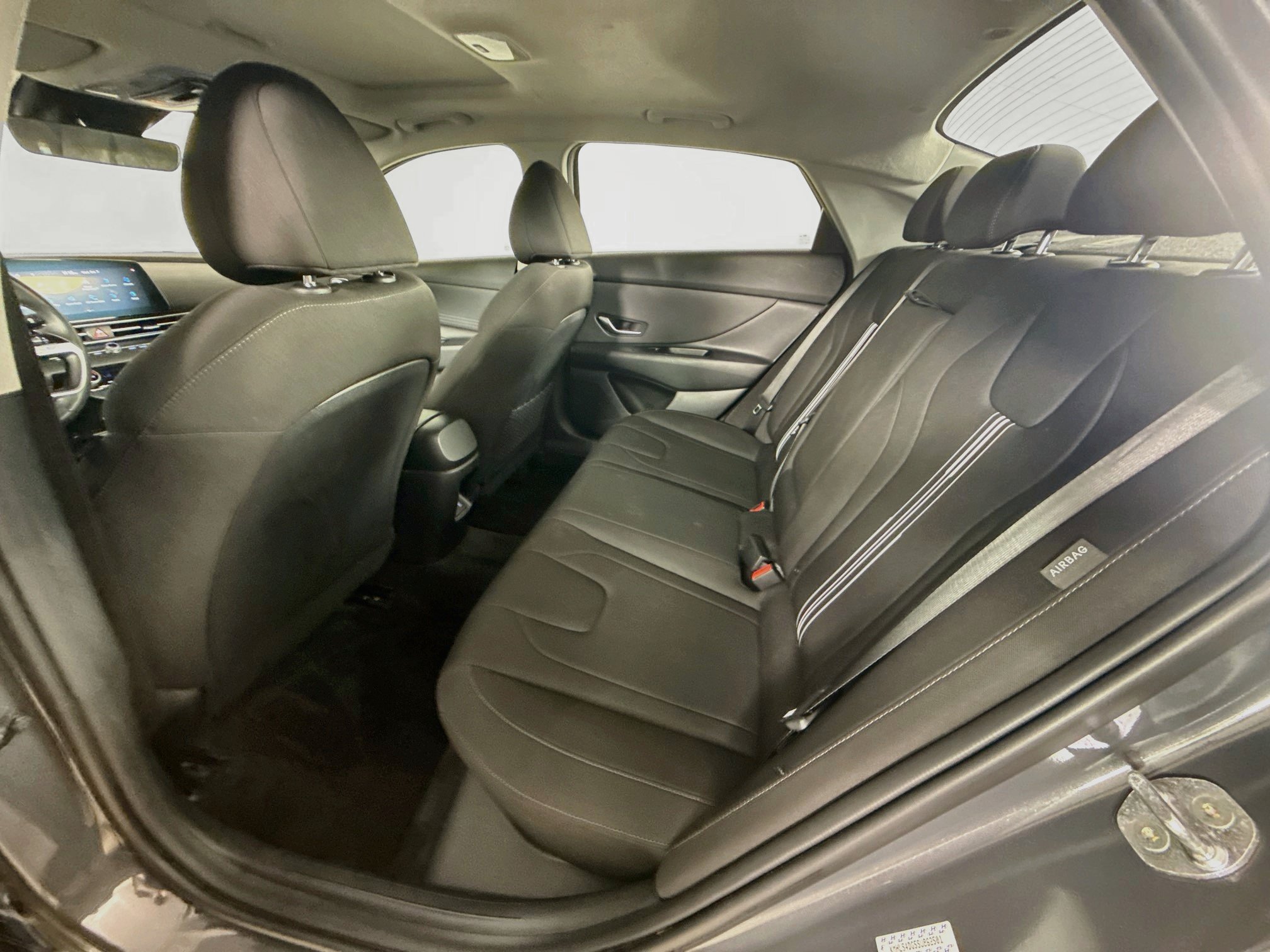 Used 2025 Hyundai Elantra SEL FWD image 30