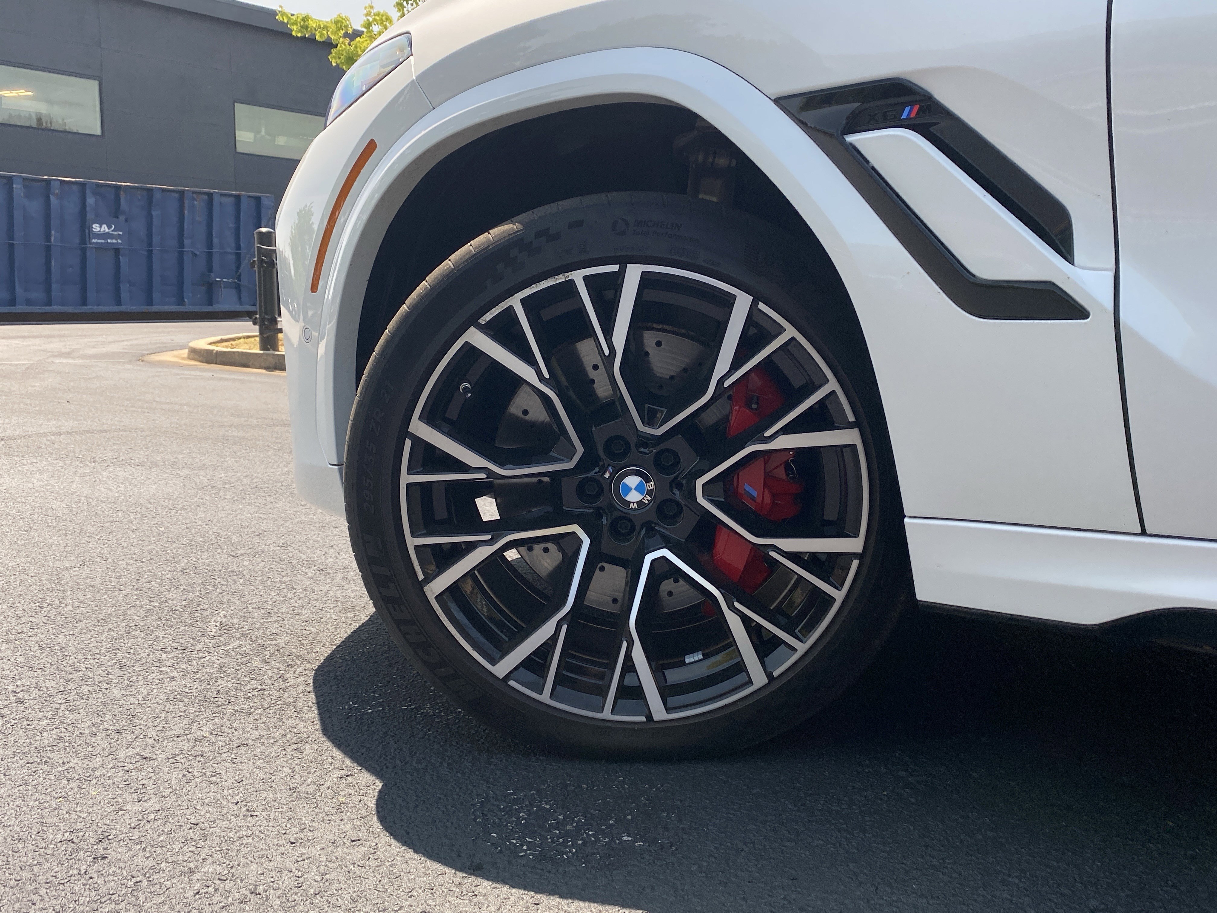 Used 2025 BMW X6 M Competition w/ Executive Package image 16