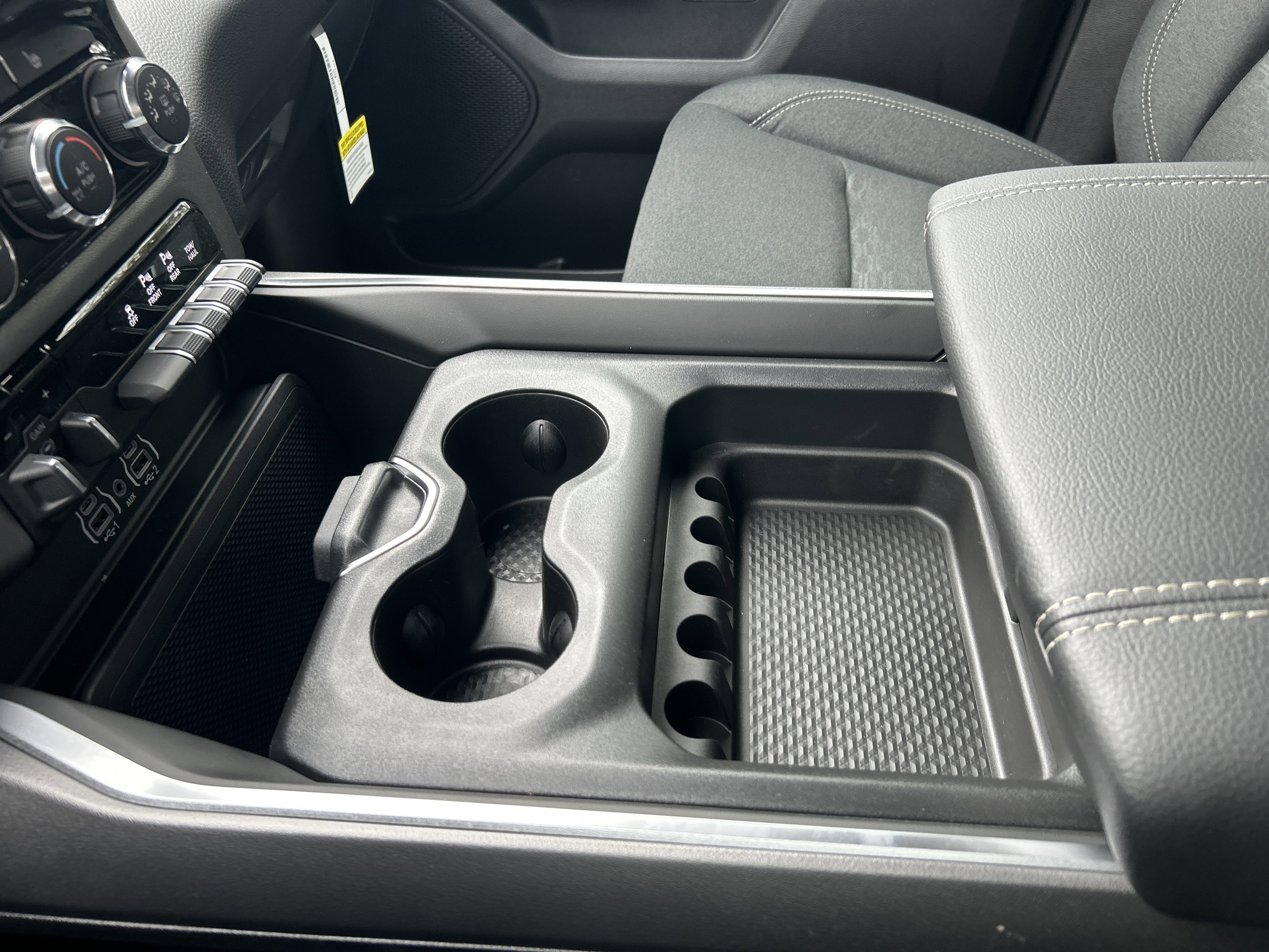 New 2026 RAM 1500 4x4 Crew Cab image 21