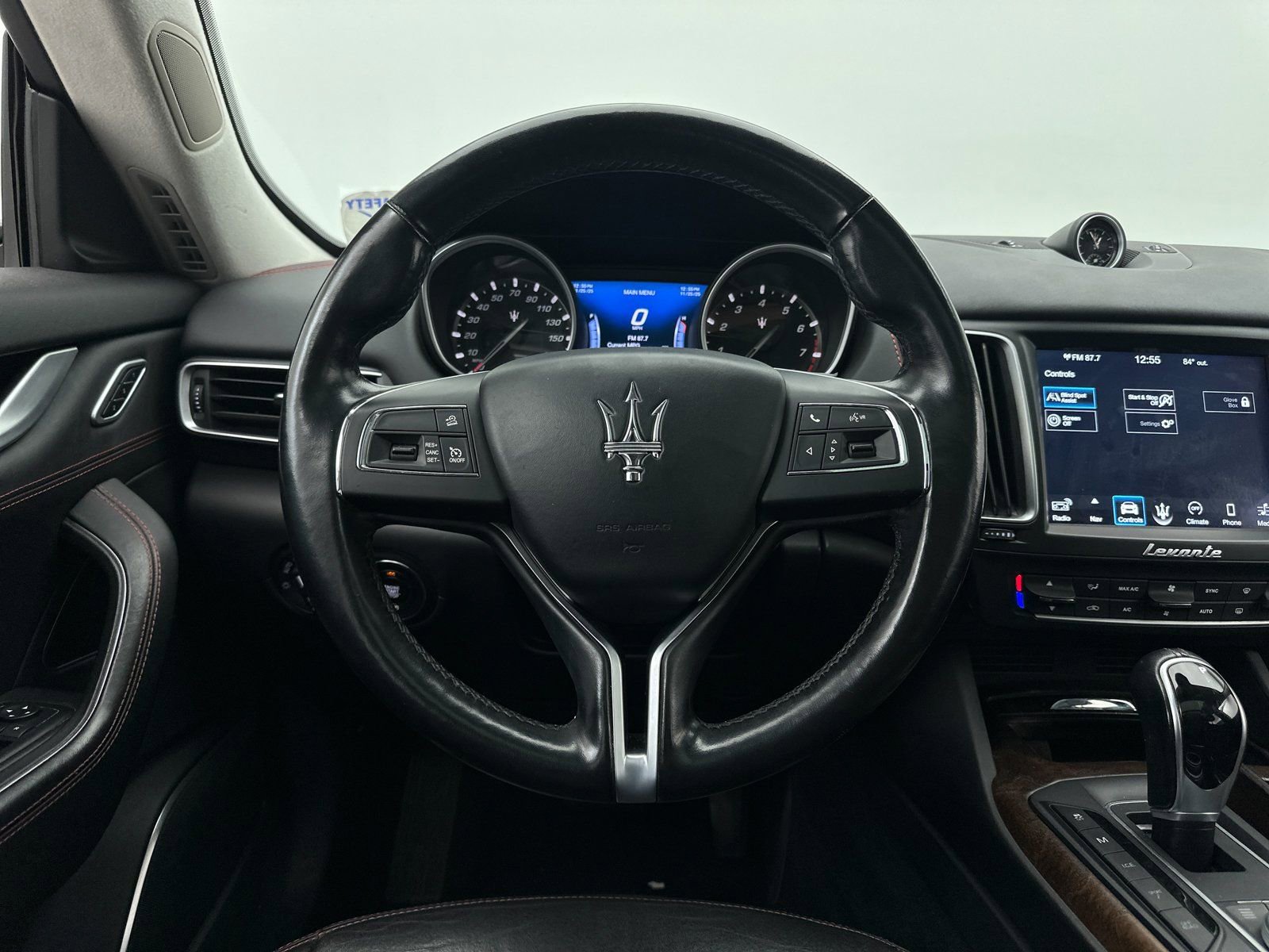 Used 2018 Maserati Levante GranLusso AWD/4WD image 24