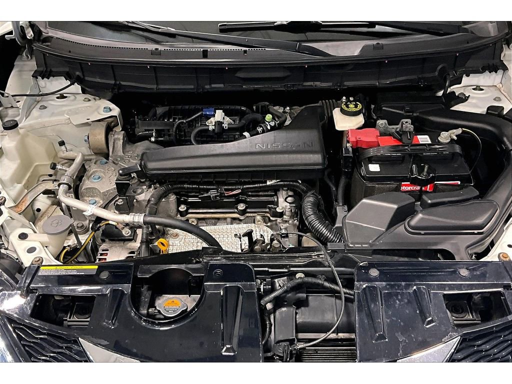 Used 2016 Nissan Rogue SV image 11