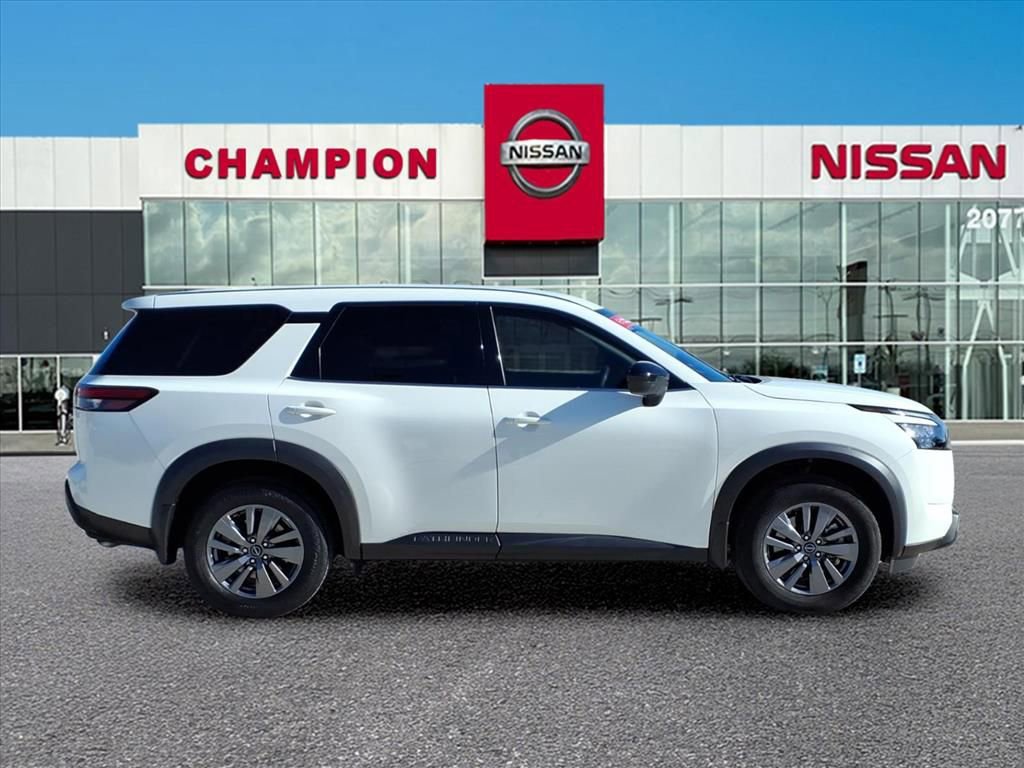 Used 2024 Nissan Pathfinder S image 8