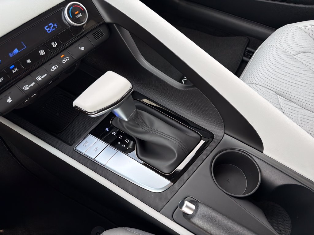 New 2026 Hyundai Elantra SEL Sport FWD image 32