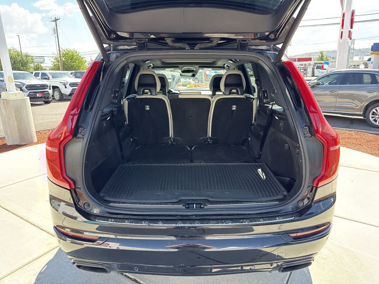 Used 2020 Volvo XC90 T8 R-Design w/ Protection Package Premier AWD/4WD image 6