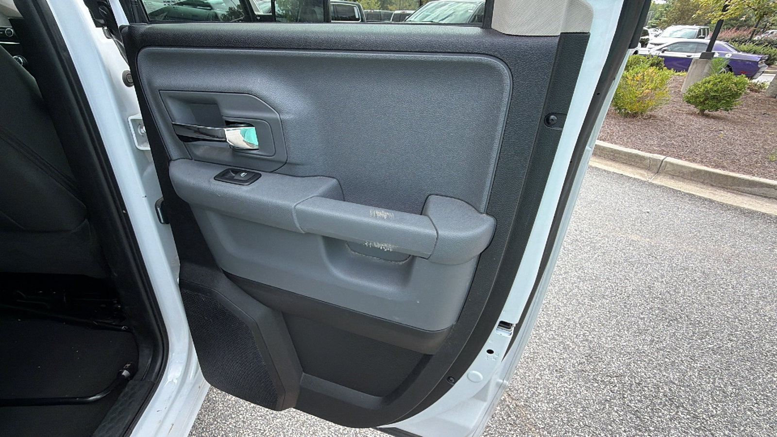 Used 2024 RAM 1500 Classic SLT AWD/4WD image 19