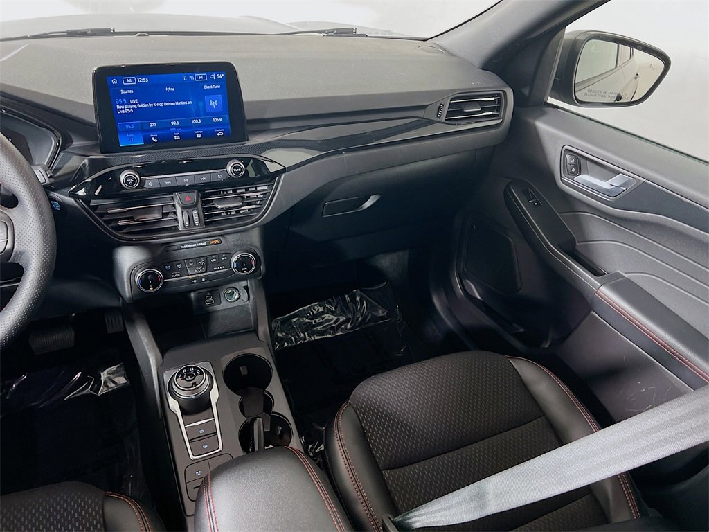 Used 2025 Ford Escape ST-Line image 22