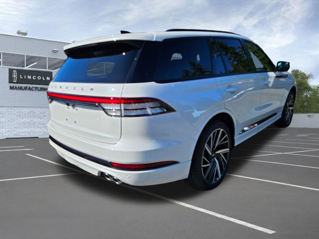 New 2026 Lincoln Aviator Black Label w/ Jet Appearance Package AWD/4WD image 5