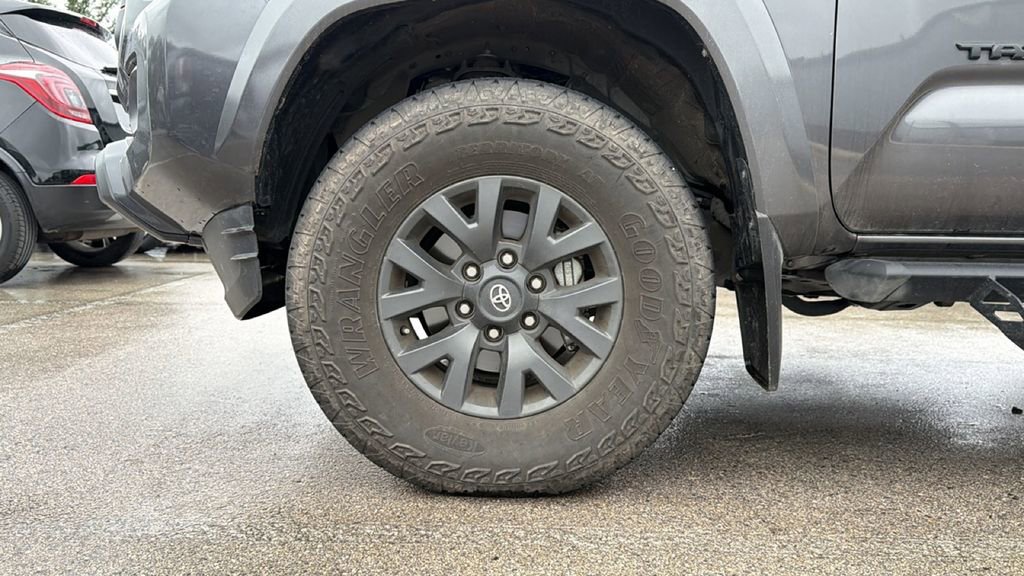 Used 2023 Toyota Tacoma SR5 RWD image 10