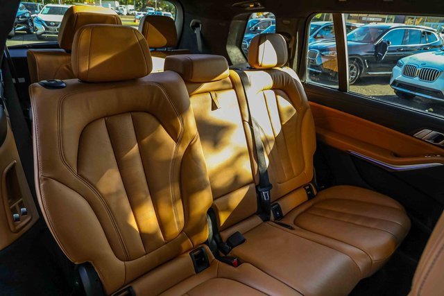 Used 2022 BMW X7 xDrive40i w/ M Sport Package image 23