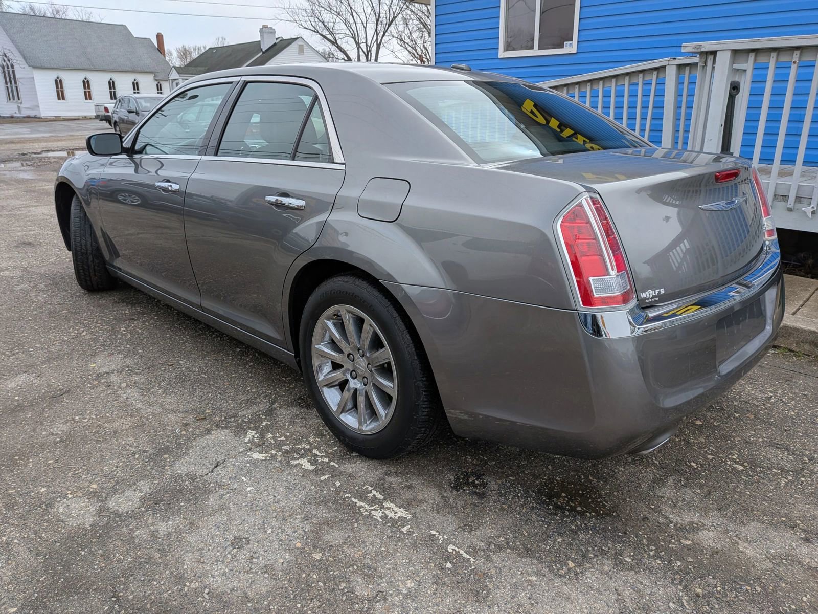 Used 2012 Chrysler 300 Limited RWD image 4