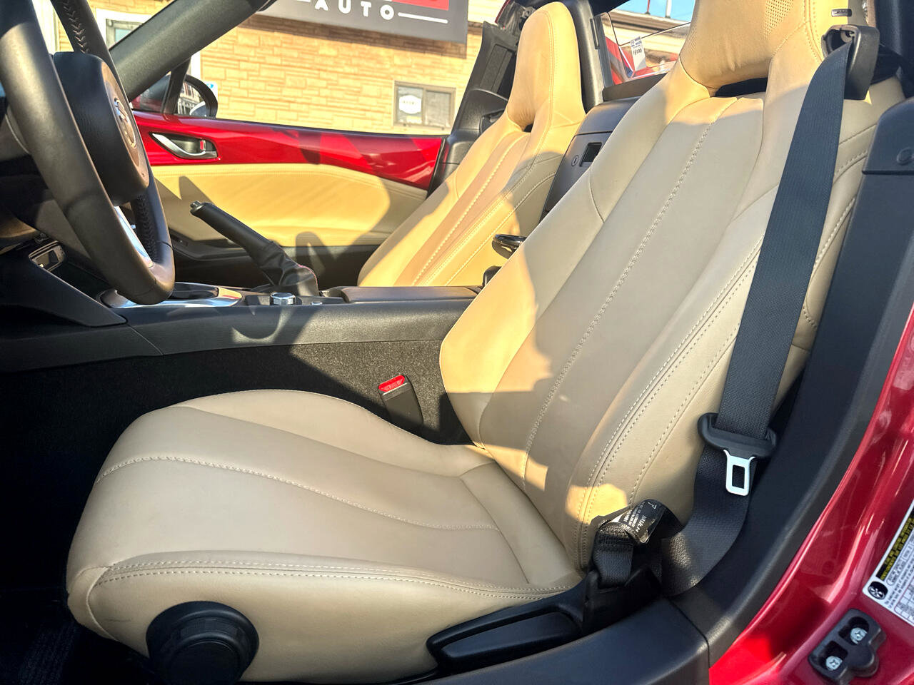 Used 2017 MAZDA MX-5 Miata RF Grand Touring image 25