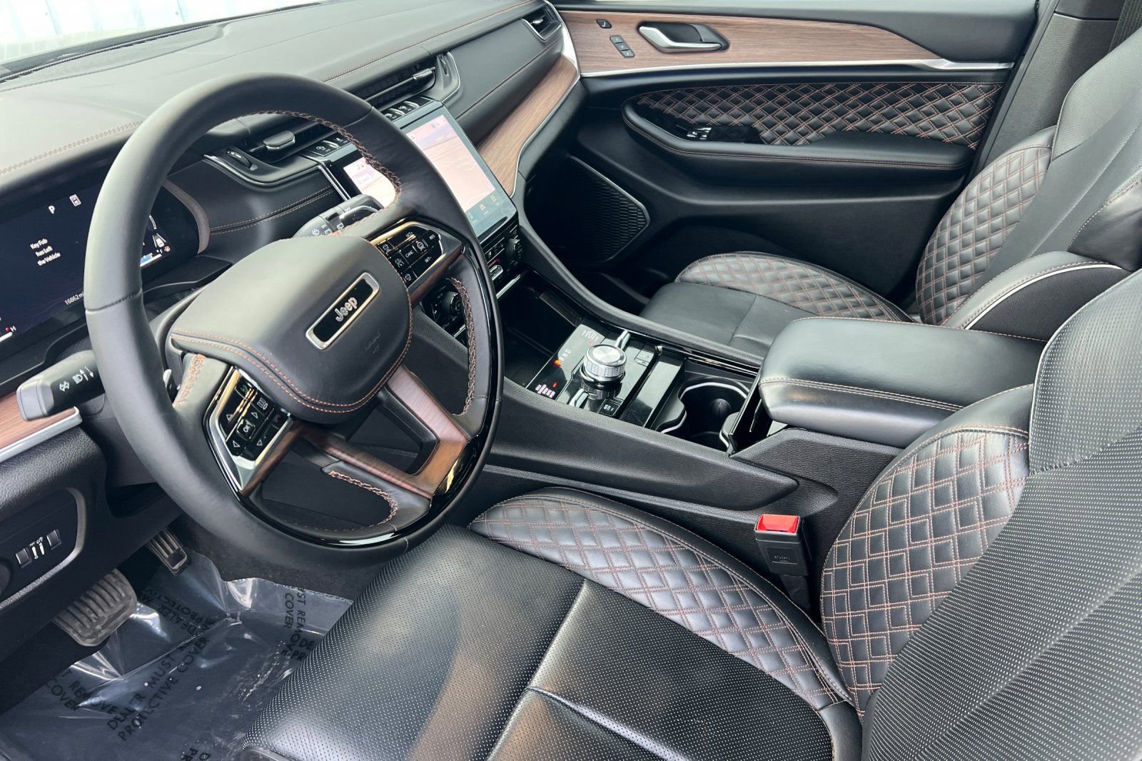 Used 2023 Jeep Grand Cherokee L Summit w/ Advanced Protech Group IV image 10