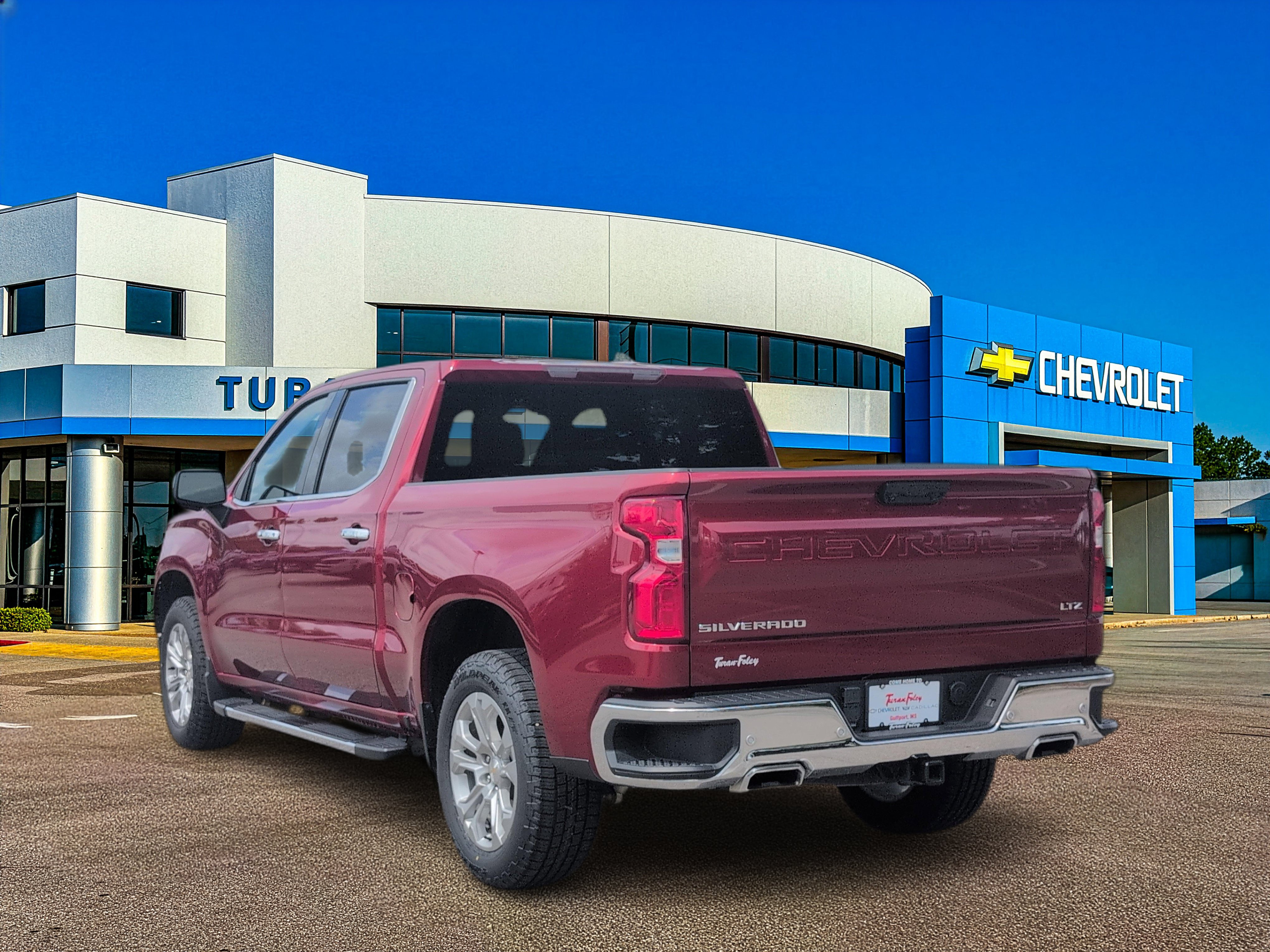 Used 2024 Chevrolet Silverado 1500 LTZ w/ Z71 Off-Road Package AWD/4WD image 3