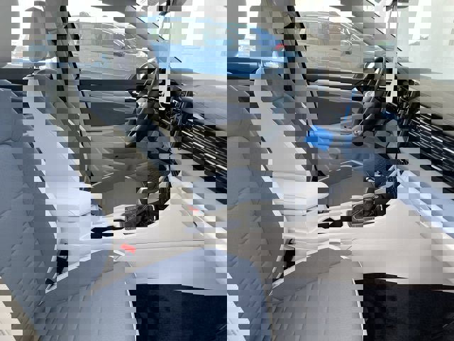 New 2025 Volkswagen Jetta SE image 34