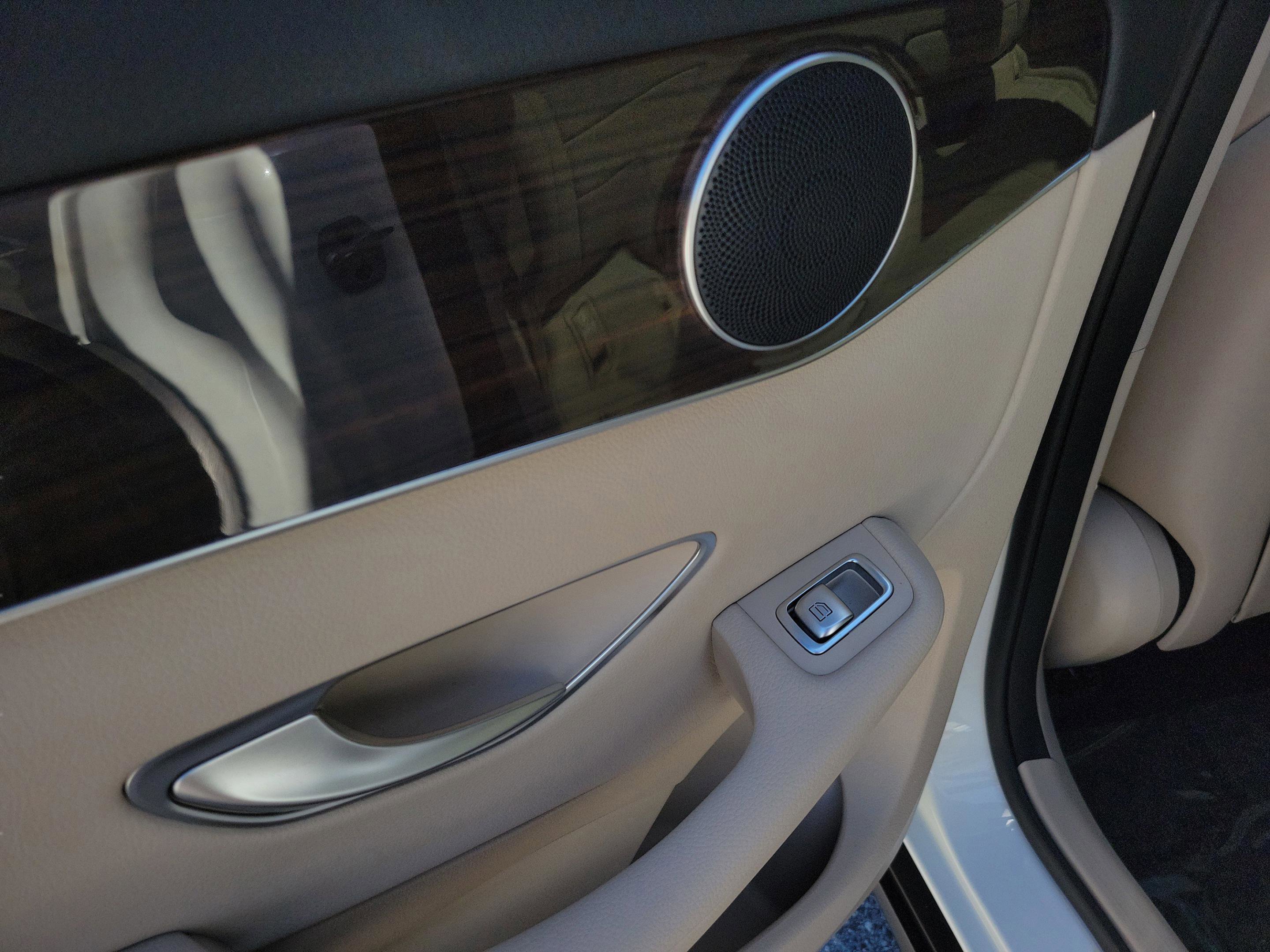 Certified 2022 Mercedes-Benz GLC 300 w/ Premium Package Lite image 7