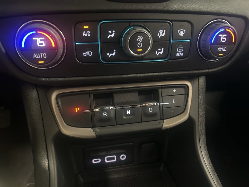 Used 2023 GMC Terrain Denali image 21